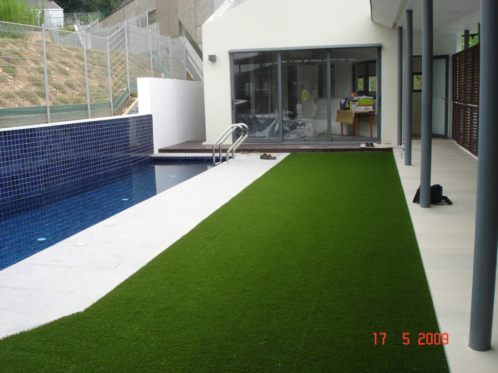 VersiCell drainage cells with geo-textile and Namgrass artificial grass on top