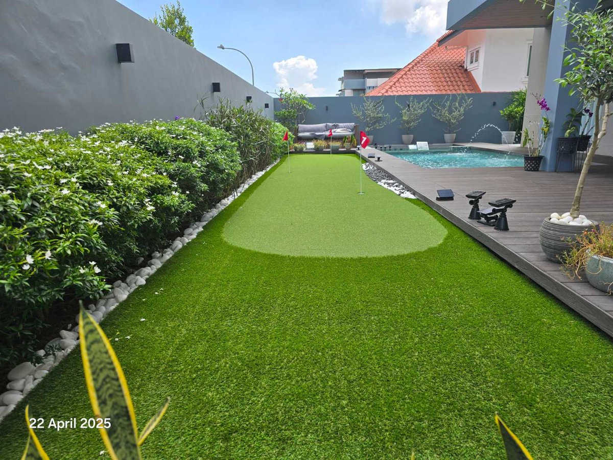 Artificial grass putting green at Mariam Close, Siglap, Singapore